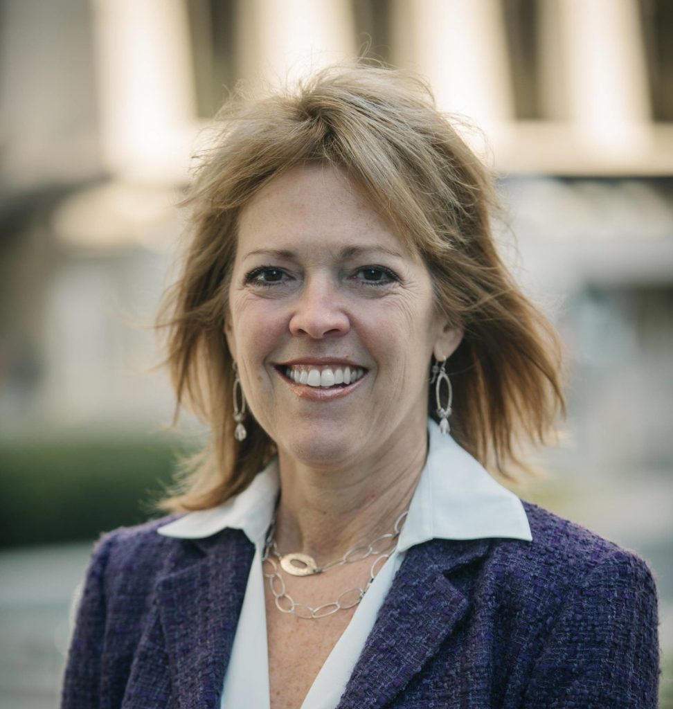 colleen donahue headshot